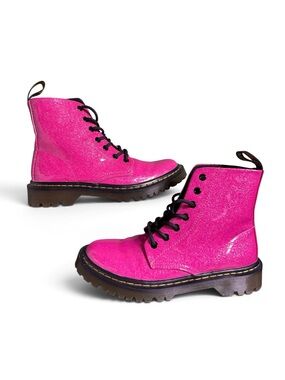 DOC MARTENS Hot Pink Coated Glitter Pu LUANA Airwalk Bouncing Soles Size 7 CLEAN